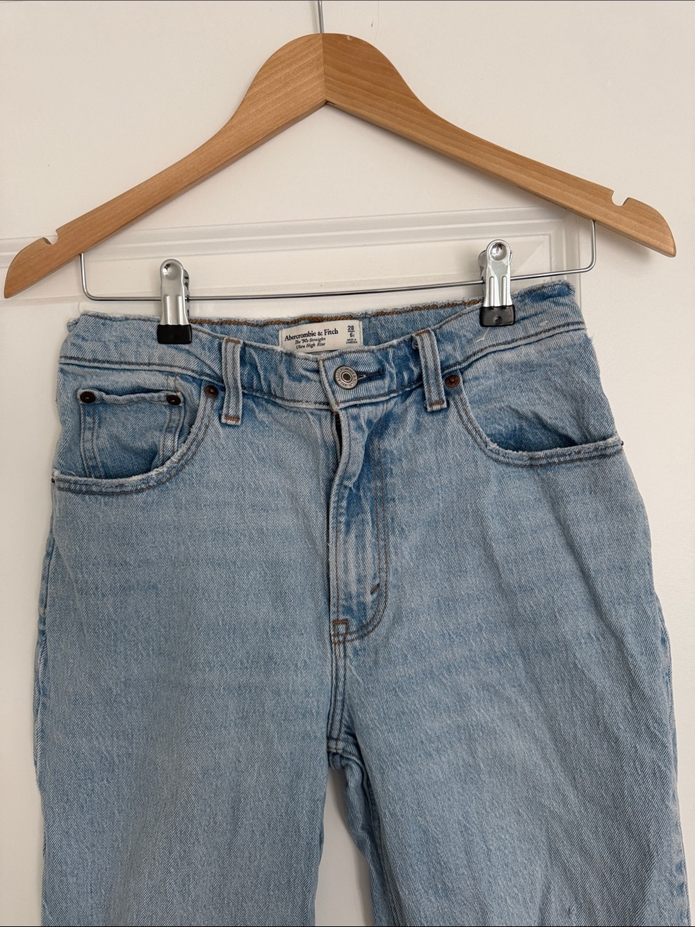Abercrombie & Fitch 90s straight high rise Light Blue Denim Jeans